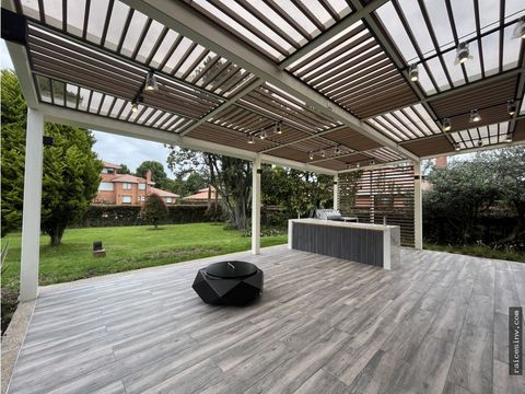 para inversion amplia casa con pergola para venta en san simon