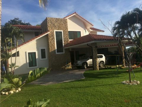 vendo casa en coronado