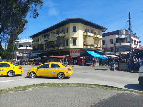 se vende edificio de apartamentos y locales en colon centro