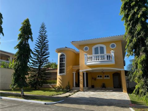 vendo de casa rainforest villa altos de panama