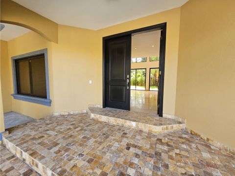 casa en venta en urbanizacion antigua costa del este