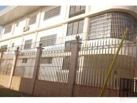 se vende edificio en el centro de ciudad de colon