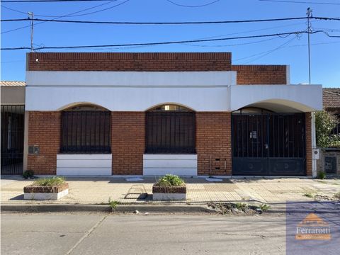 venta casa centrica sarmiento 900