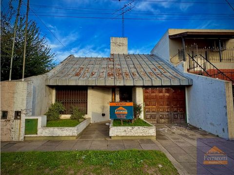 venta casa en bo sarmiento ferrocarril oeste 1314