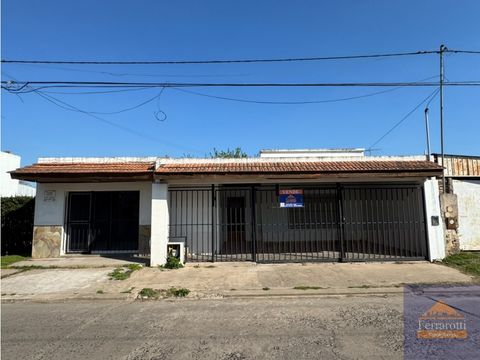 venta amplia casa con local comercial en el corazon de torres