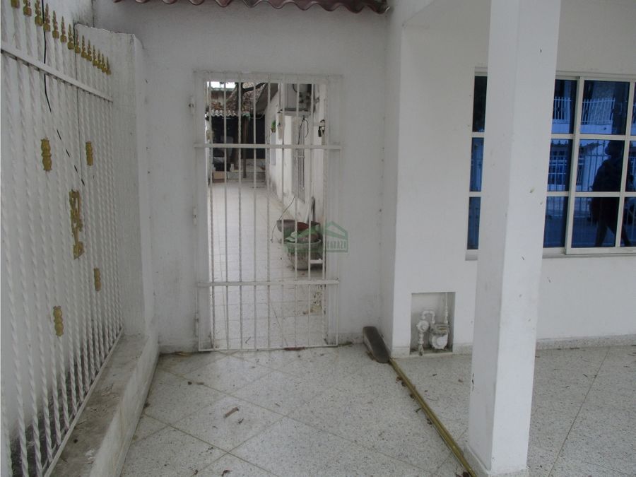 cartagena venta de casa de 4 alcobas en la urb las delicias