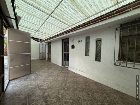 se renta casa en alta vista