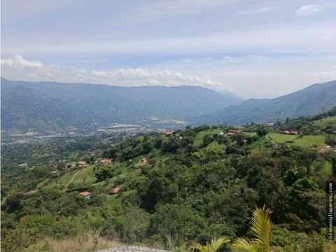 se vende lote con casa en girardota