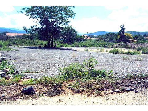 se vende terreno con uso resd y comercial cumana oportunidad