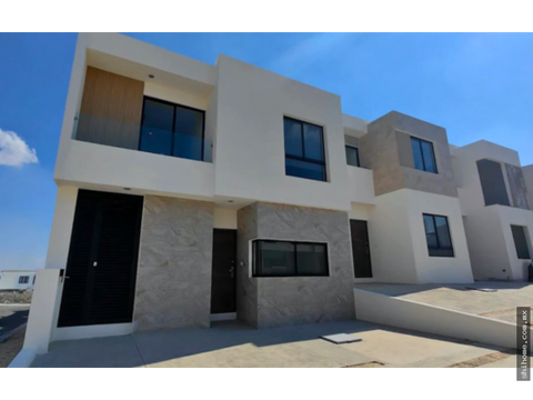 hermosa casa en venta zibata queretaro