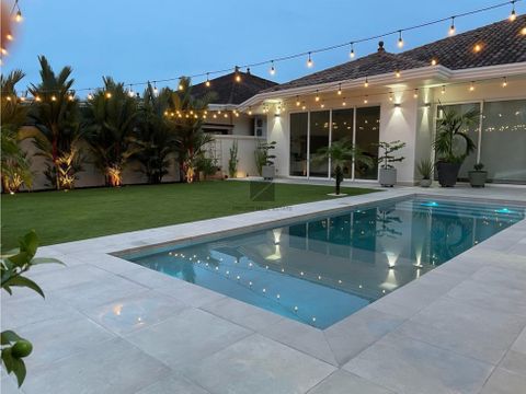 venta casa piscina privada costa sur