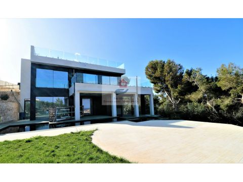 gran villa de lujo con acceso al mar en cala murada