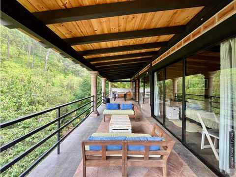 rancho en venta cerca de la entrada a la autopista