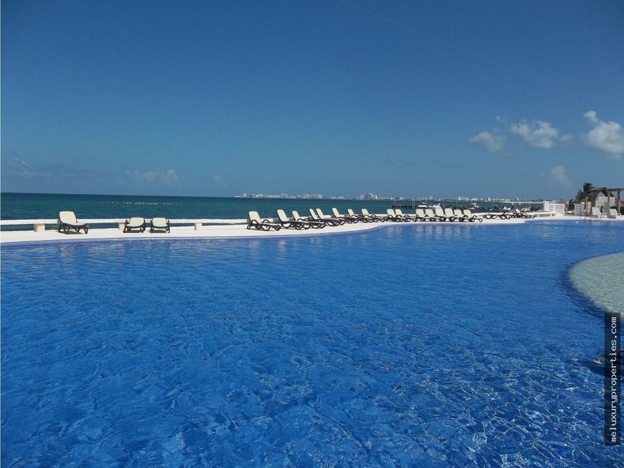 espectacular apartamento con vistas al mar caribe de cancun