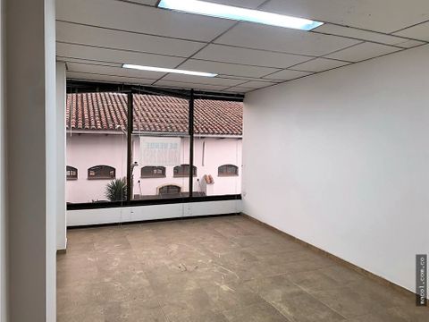 vendo oficina o consultorio muy iluminado zona unicentro