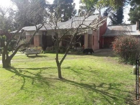 latorre prop vende chalet de 6 amb con garaje quincho y parque