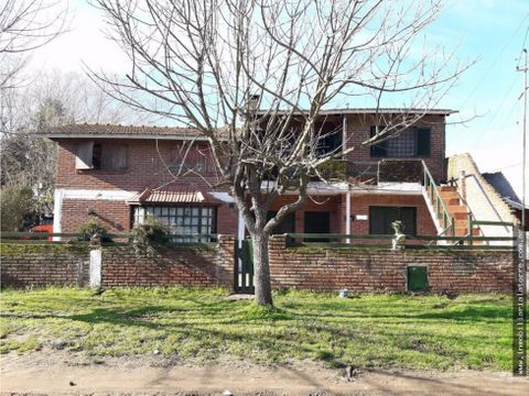 latorre prop vende 4 viviendas en block taller y galpon