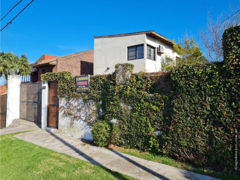 casa a la venta de 4 dormitorios con amplio parque y pileta