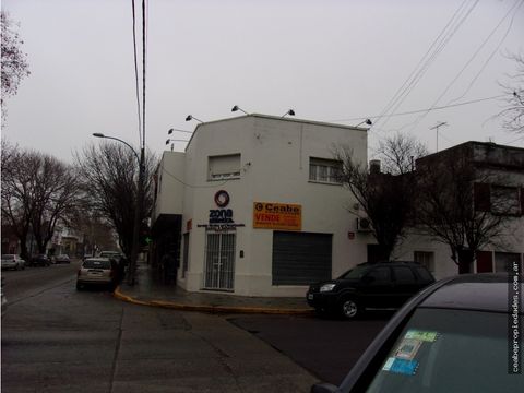pinversion 2 viviendas mas quincho apto depto patio mas 4 locales en esquina todo en block