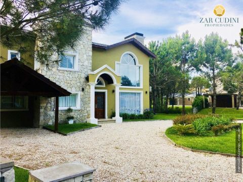 venta pinamar la herradura casa con piscina 7 ambientes