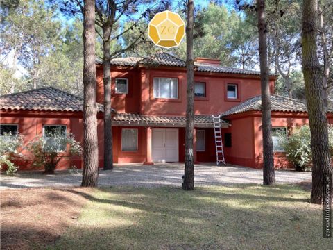 venta pinamar la herradura casona con piscina 6 ambientes