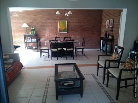 vendo hermosa casa de 3 dormitorios en barrio inaudi zona sur