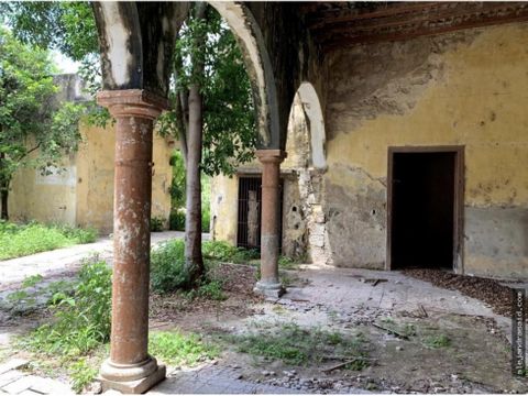 casona para remodelar a una cuadra del parque de mejorada