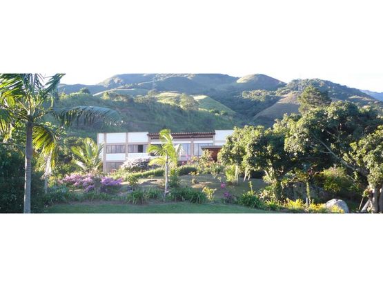 Finca en Parcelación en Copacabana. Piscina