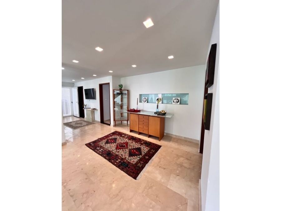 Se vende casa 365m2 Los Samanes 5725 4