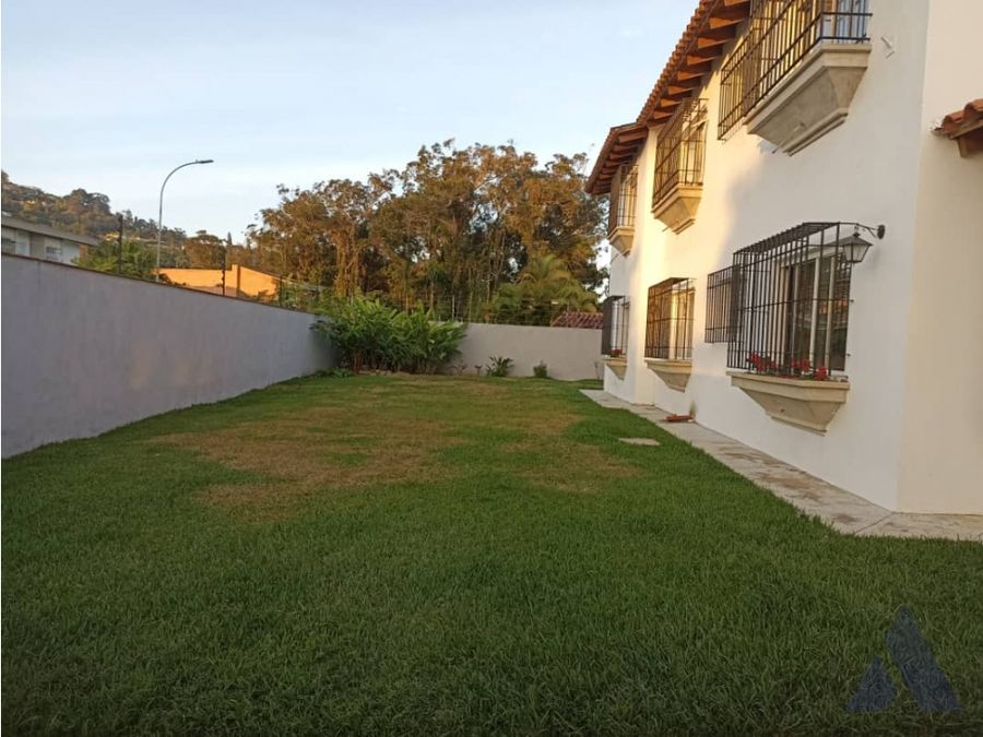 Se vende casa 1.000m2 La Lagunita 4996 2