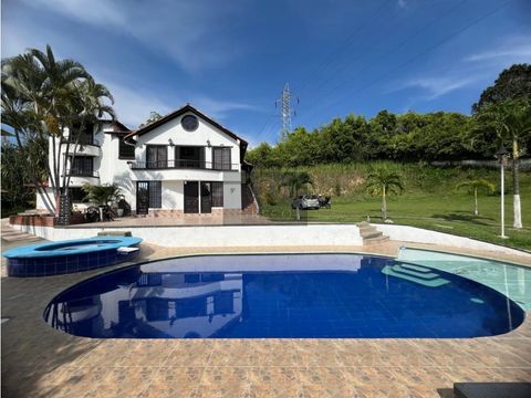 se vende finca en cerritos entrada 10