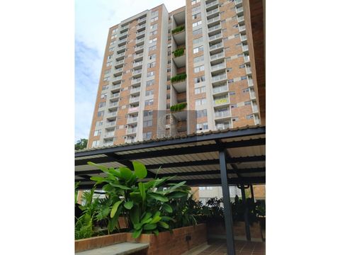 se vende apartamento en el poblado 1 pereira
