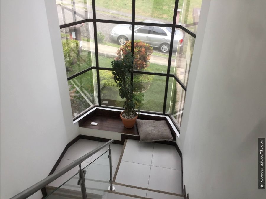 v121 se vende casa en condominio tierras de santiago