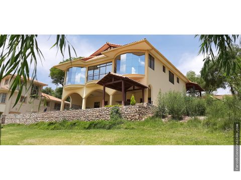 casa de campo en urbanizacion con club house jardines cochabamba