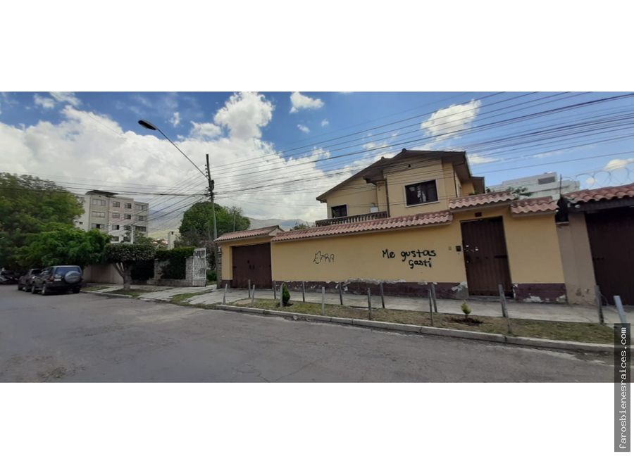 recoleta portales casa lote 1161m2 frente 26 mts vende cochabamba