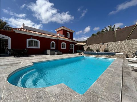 espectacular villa de 4 dormitorios con piscina privada