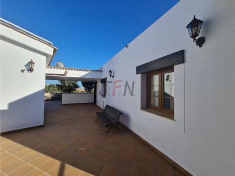 se vende fantastico chalet en triquivijate