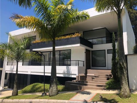 hermosa casa para la venta en chuscalito poblado