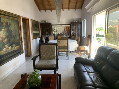 duplex para la venta tradicional en laureles ideal para remodelar