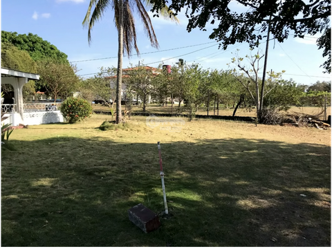 cocle penonome 3400 m2 terreno con casa zonas verdes