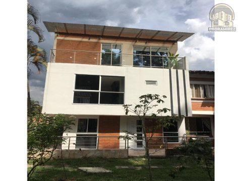 se vende casa esquinera en maracay dosquebradas