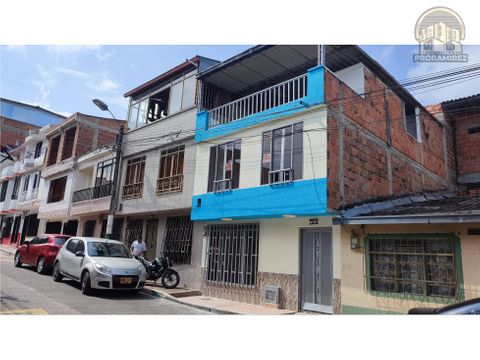 se vende casa en samaria pereira