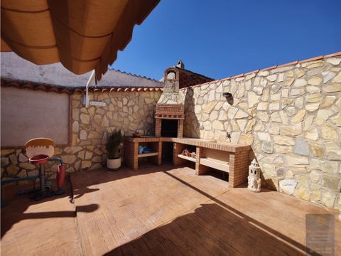 casa baja como nueva en santa olalla