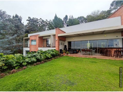 casa en venta en envigado sector alto de las palmas