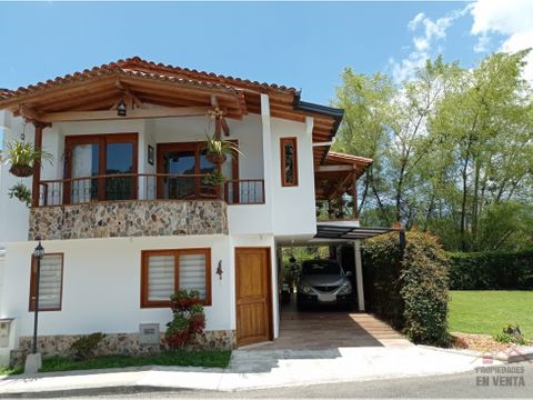 hermosa casa en venta en unidad cerrada en la ceja sector payuco