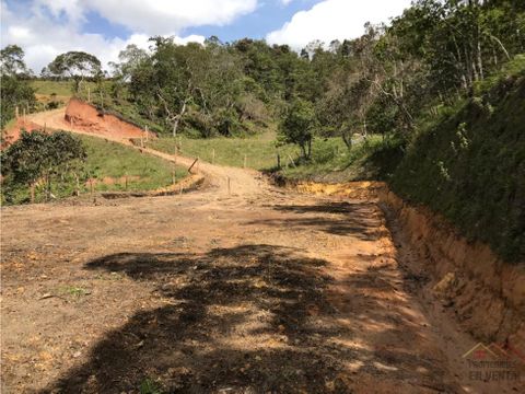 lote en entorno natural con quebrada y hermosa vista en chaparral