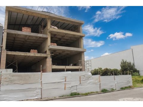 se vende bodega 2400 m2 siberia cota