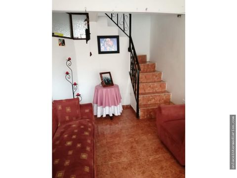 se vende casa sector la cumbre con renta