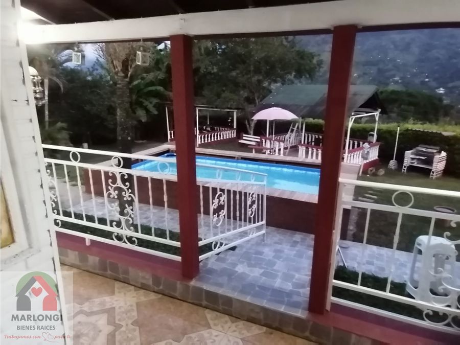 casa campestre con piscina diagonal al parque de las aguas