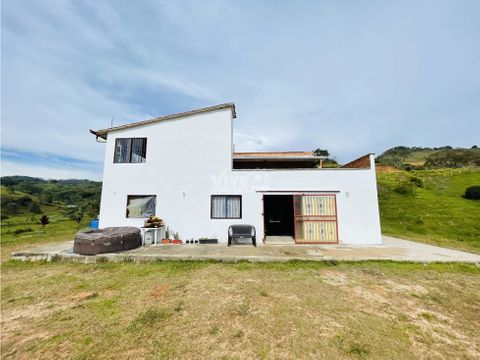 se vende casa campestre en san roque antioquia